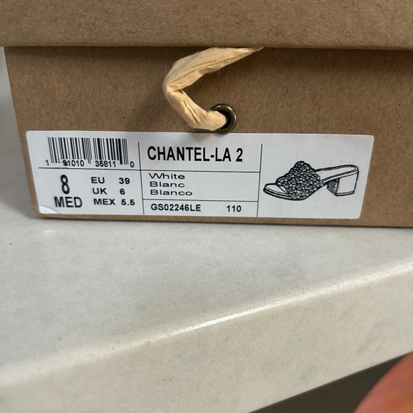 Gentle Souls White Floral w/Faux Pearls Slides (Women's 8B/EU 39) - Picture 2 of 7